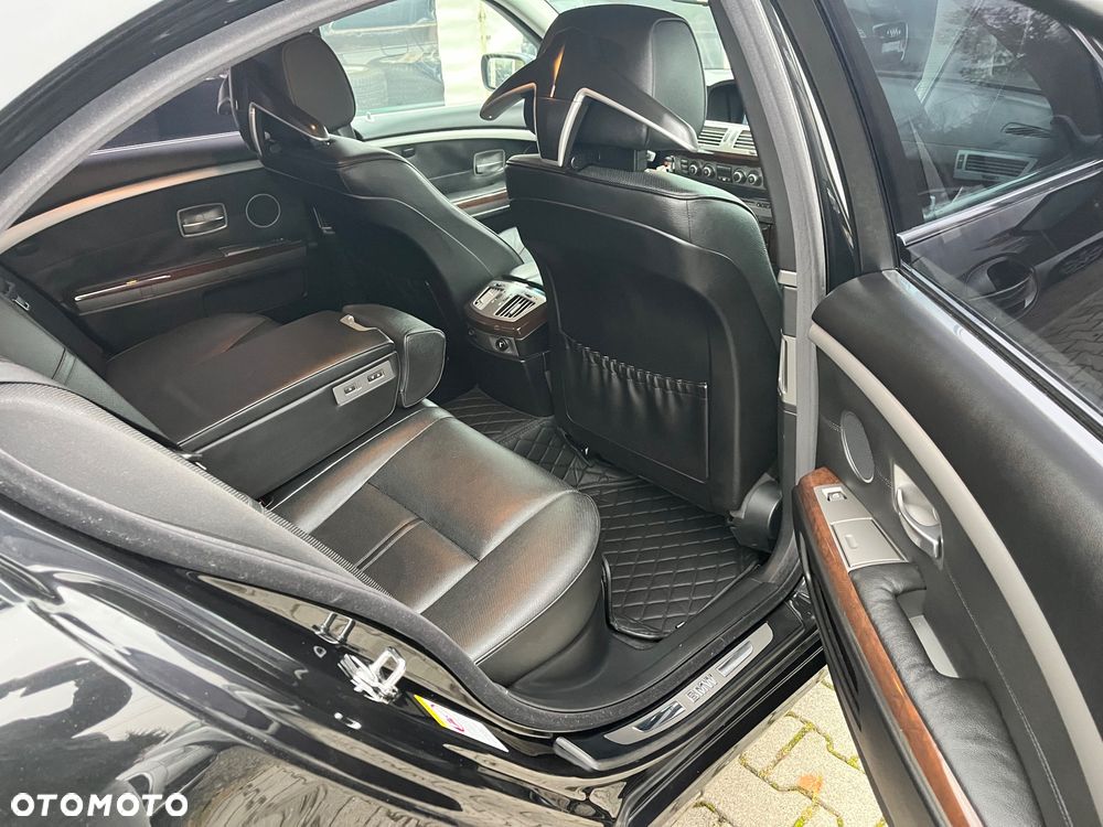 BMW Seria 7 740i - 14