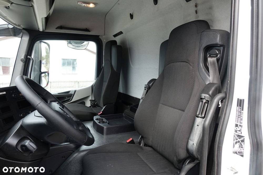 Mercedes-Benz ANTOS / 320 KM / 6x2 / FURGON / KONTENER / AUTOMAT / EURO 6 / OŚ PODNOSZONA - SKRĘTNA /  WINDA ZAŁADUNKOWA / - 27