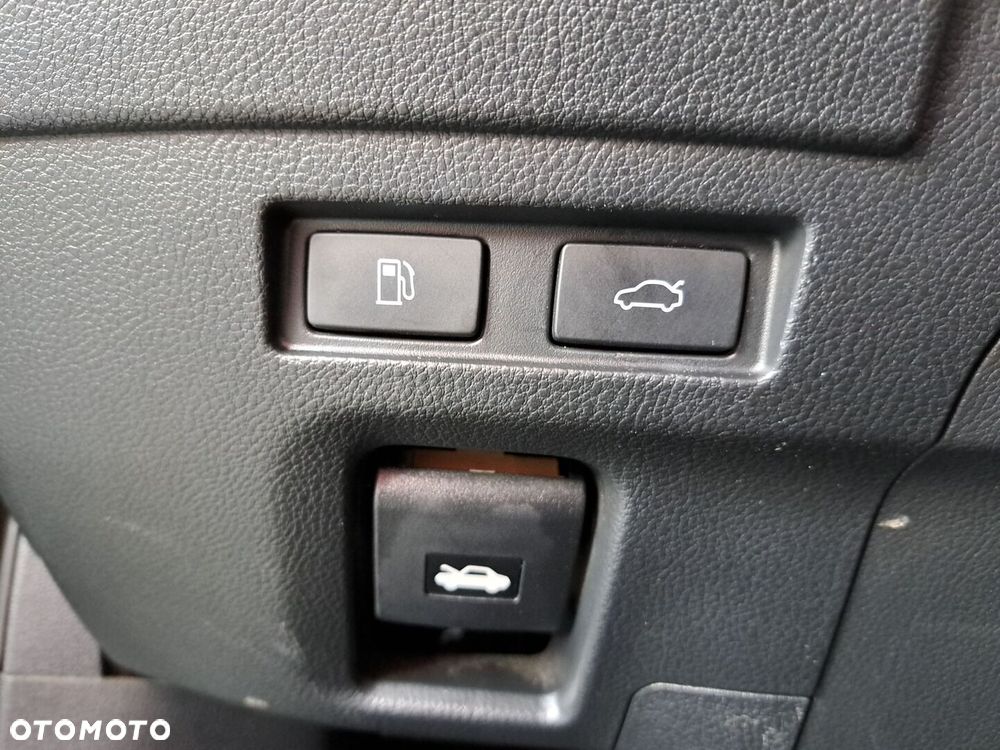 Lexus ES 300h Business Edition - 38