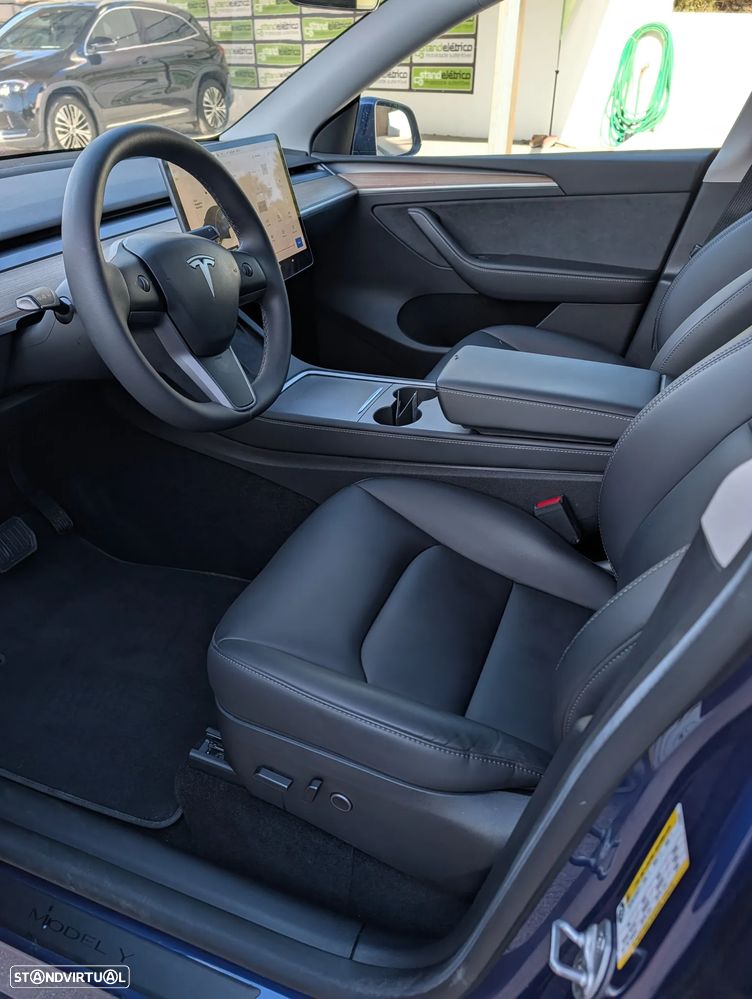 Tesla Model Y Standard - 12