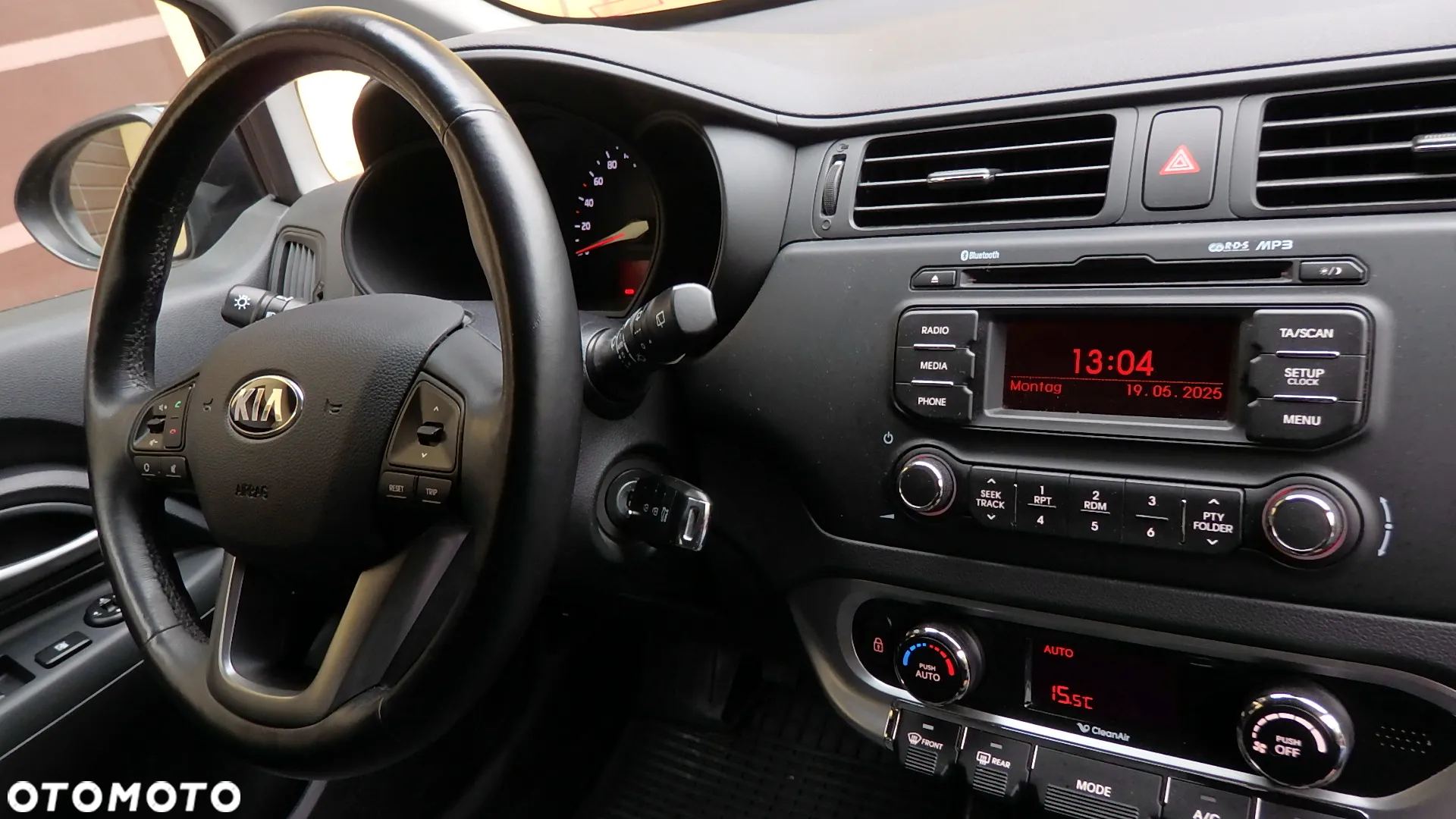 Kia Rio - 34
