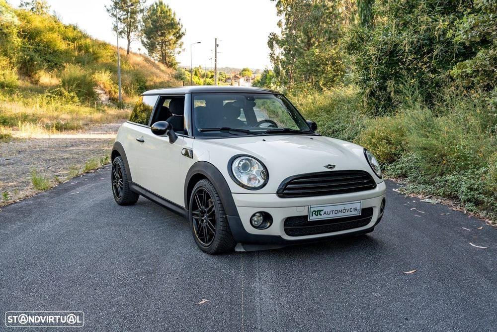 MINI 3 Portas Cooper D - 23