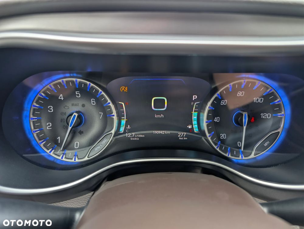 Chrysler Pacifica - 28