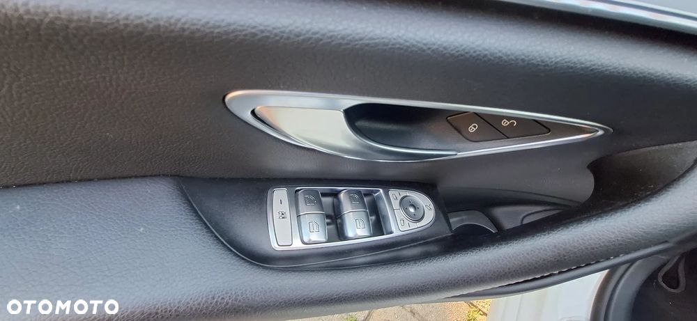 Mercedes-Benz Klasa E 200 d 9G-TRONIC - 36