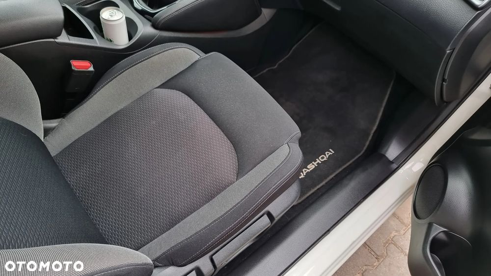 Nissan Qashqai 1.3 DIG-T N-Connecta - 30