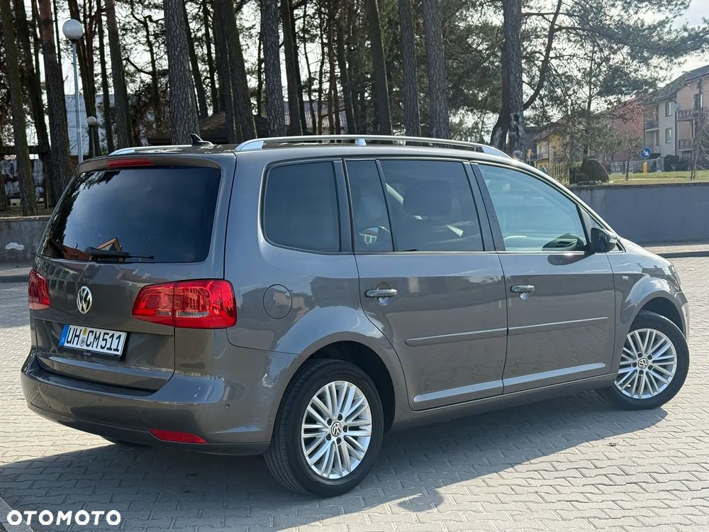 Volkswagen Touran - 17