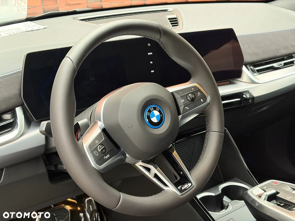 BMW iX2 eDrive20 66.5kWh M Sport - 15