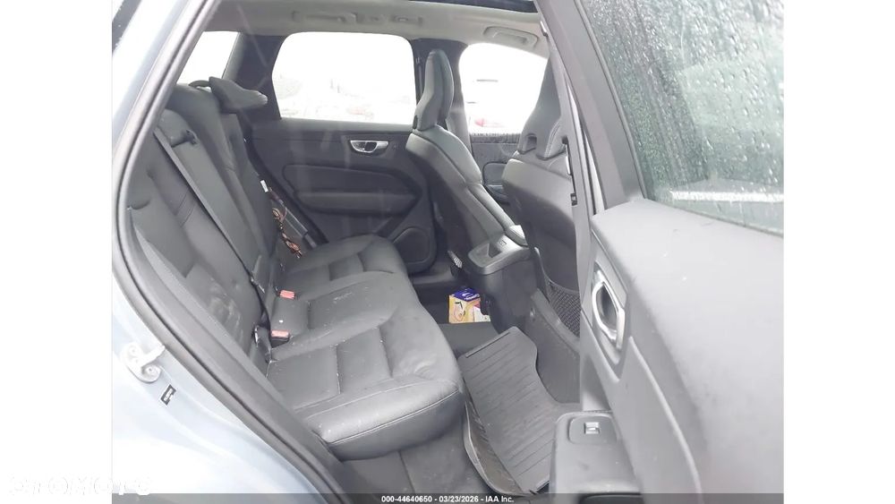 Volvo XC 60 B5 B AWD Plus Bright - 12