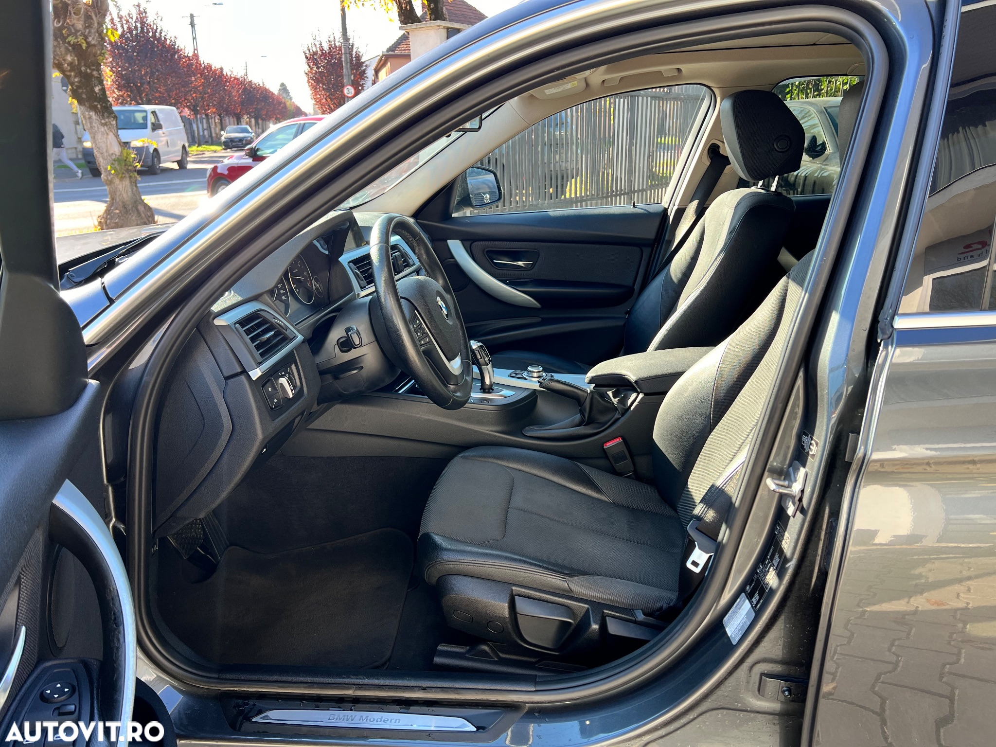 BMW Seria 3 320d Touring Aut. Modern Line - 14