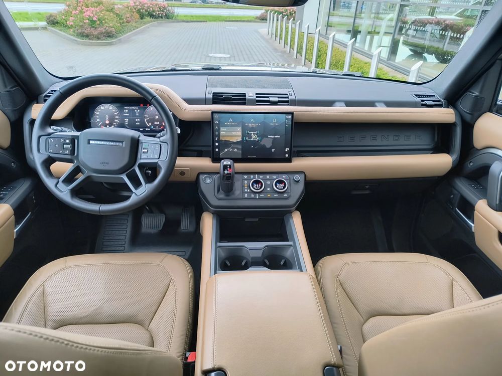 Land Rover Defender - 15