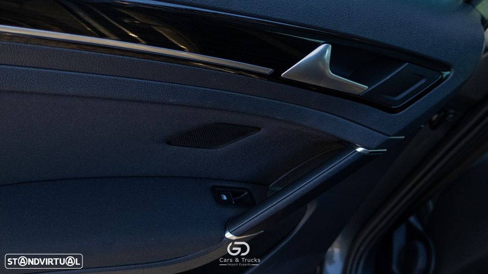 VW Golf Variant 2.0 TDi R-Line - 45