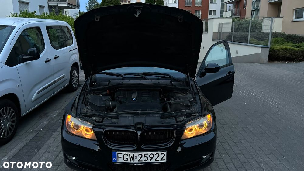 BMW Seria 3 320d Efficient Dynamics - 38