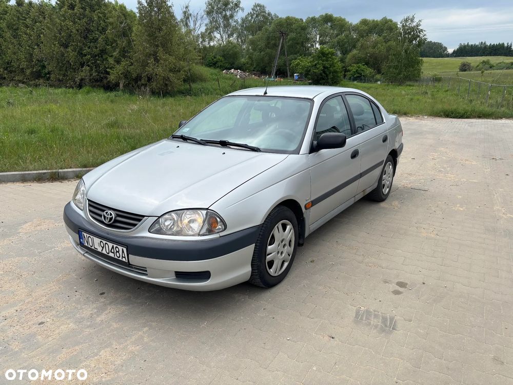 Toyota Avensis 1.6 VVT-i Terra - 1