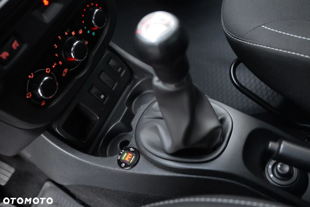 Dacia Duster 1.6 SCe Outdoor S&S - 35