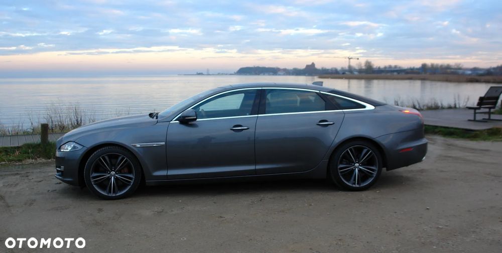 Jaguar XJ 3.0 T AWD LWB Premium Luxury - 2