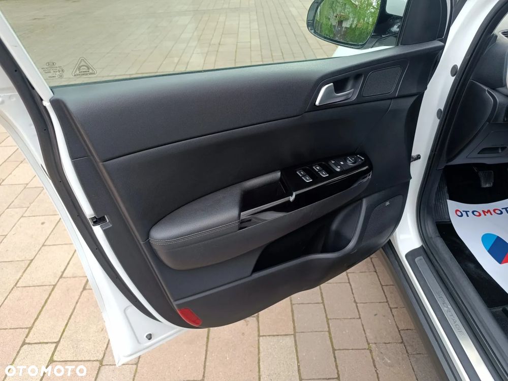 Kia Sportage 1.7 CRDI 2WD Dream-Team Edition - 25