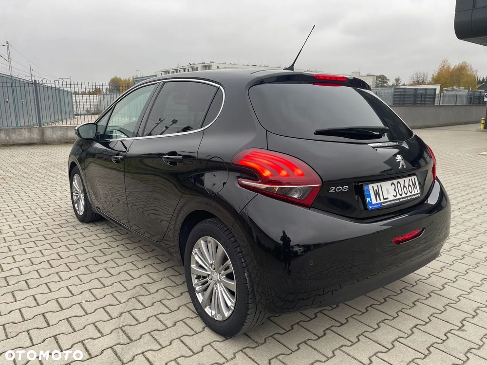 Peugeot 208 2018 photo 3