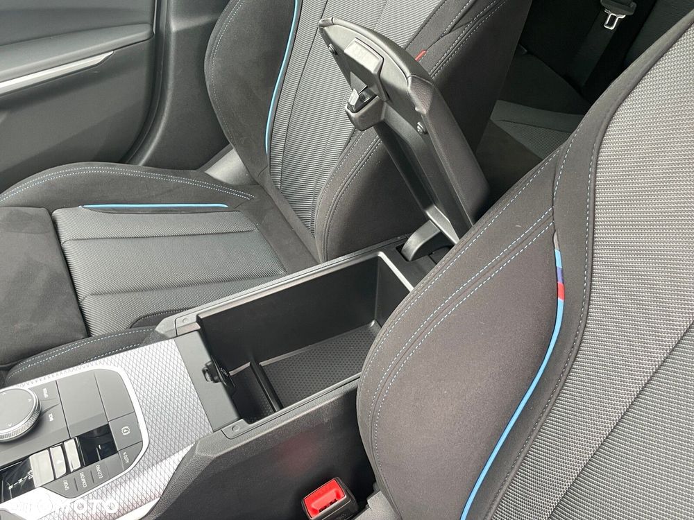 BMW Seria 3 330d xDrive mHEV M Sport - 32
