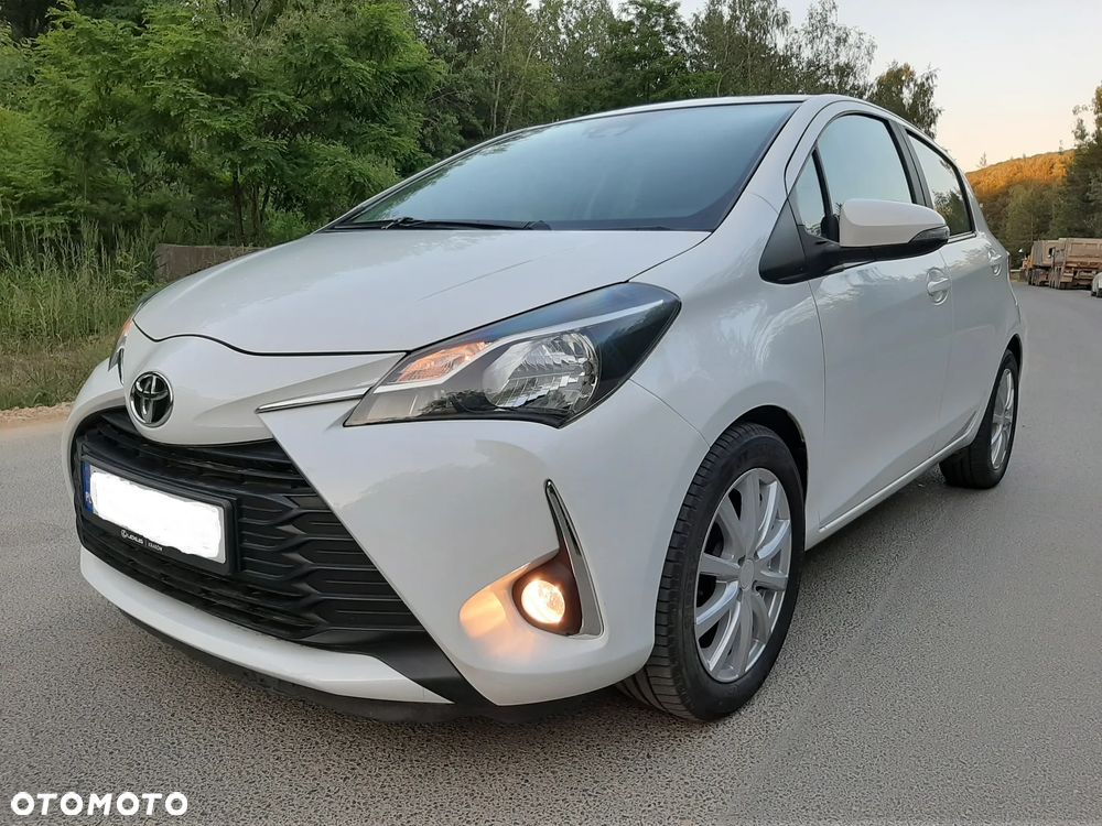 Toyota Yaris 1.5 Premium CVT - 1