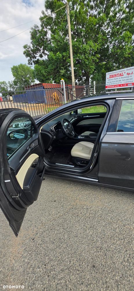 Ford Fusion 2.0 EcoBoost Titanium - 13
