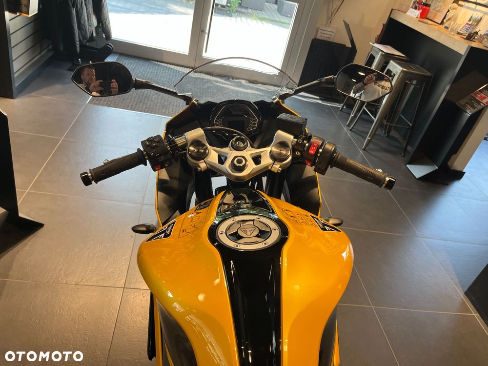 Triumph Daytona - 8