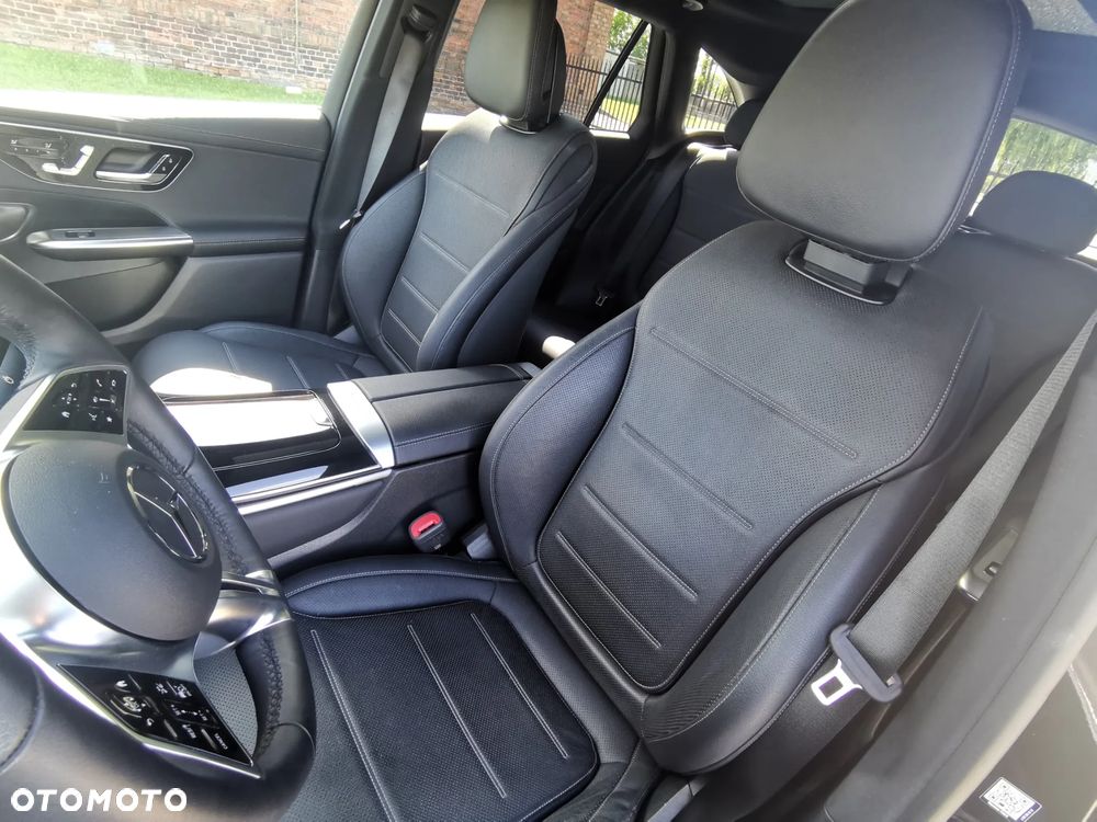 Mercedes-Benz GLC - 32