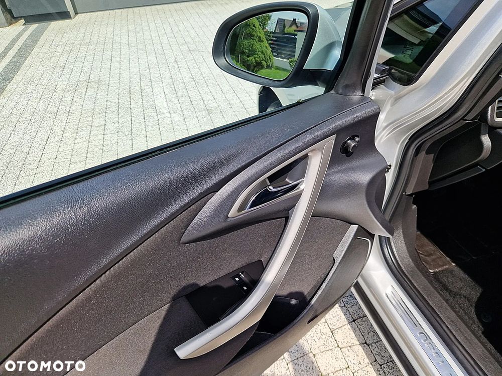 Opel Astra 1.4 Turbo 150 Jahre - 17