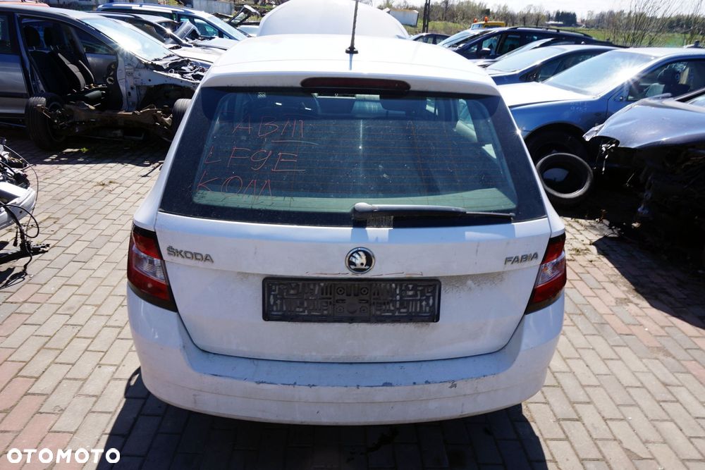 KLAPA BAGAŻNIKA TYLNA FABIA III NJ3 KOMBI LF9E  BIAŁY SKODA 2014-2018 - 1