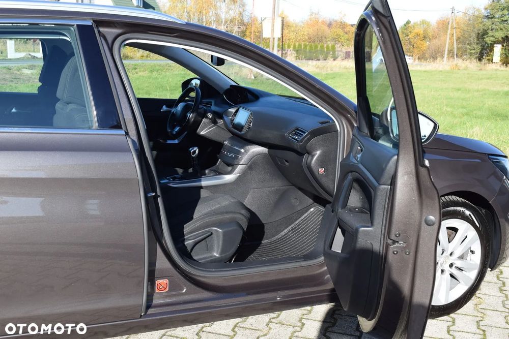 Peugeot 308 SW BlueHDi 120 Stop & Start Allure - 19