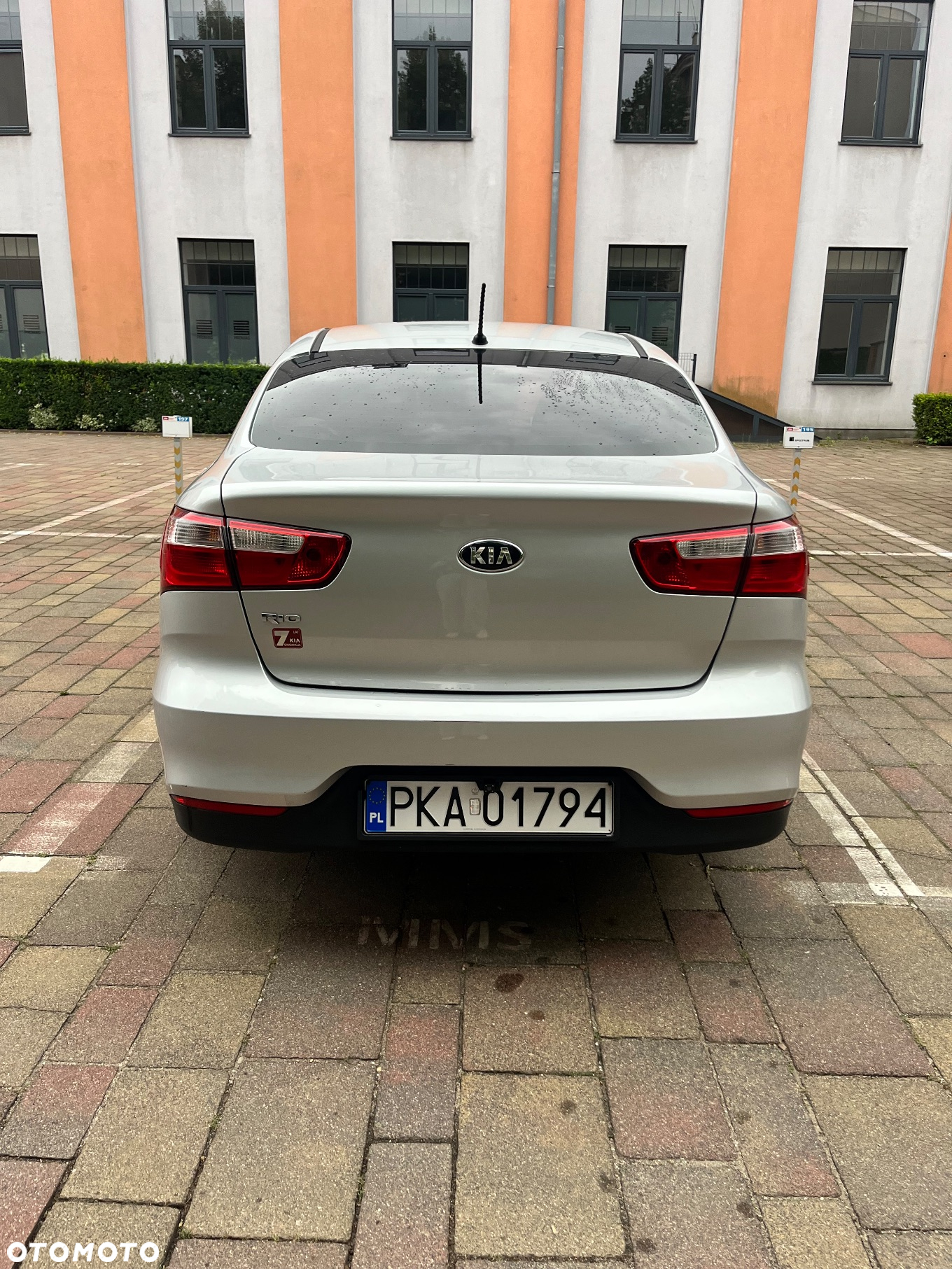 Kia Rio - 4