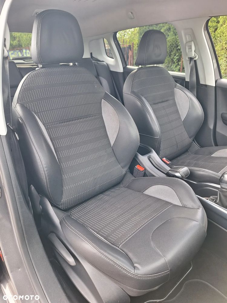 Peugeot 2008 1.6 e-HDi Allure S&S - 23