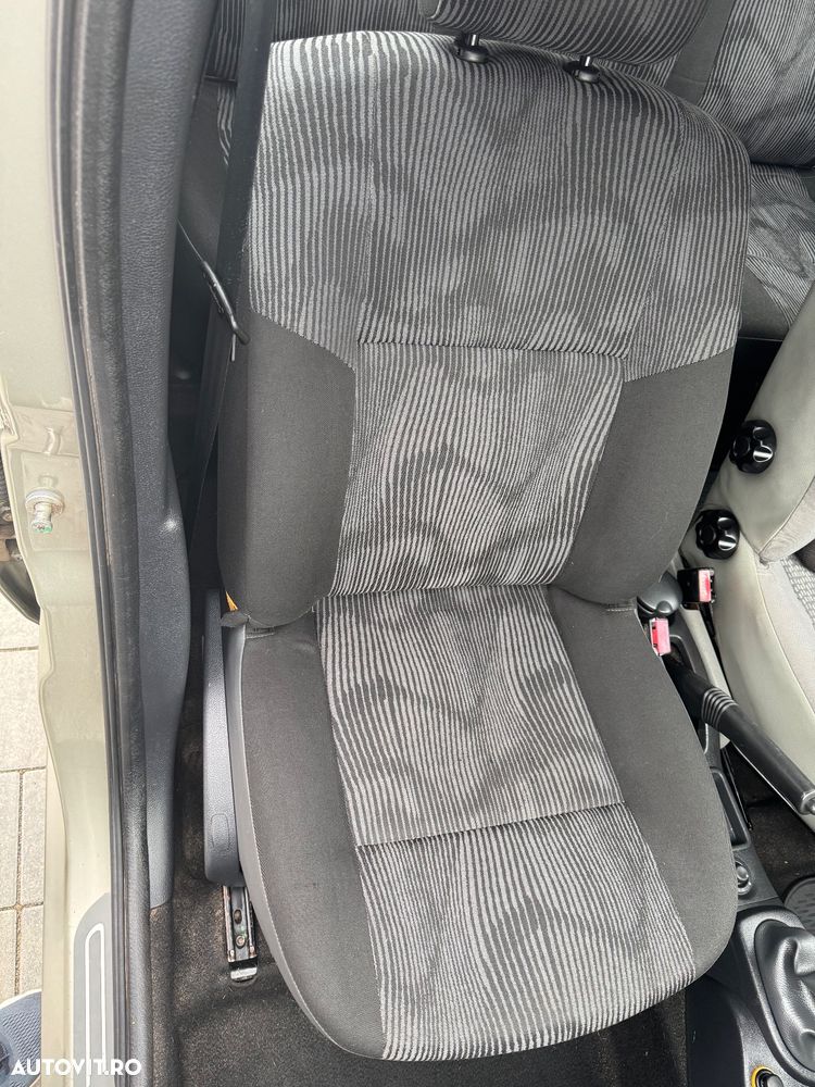 Dacia Logan MCV K90 1.6 16v Laureate - 15