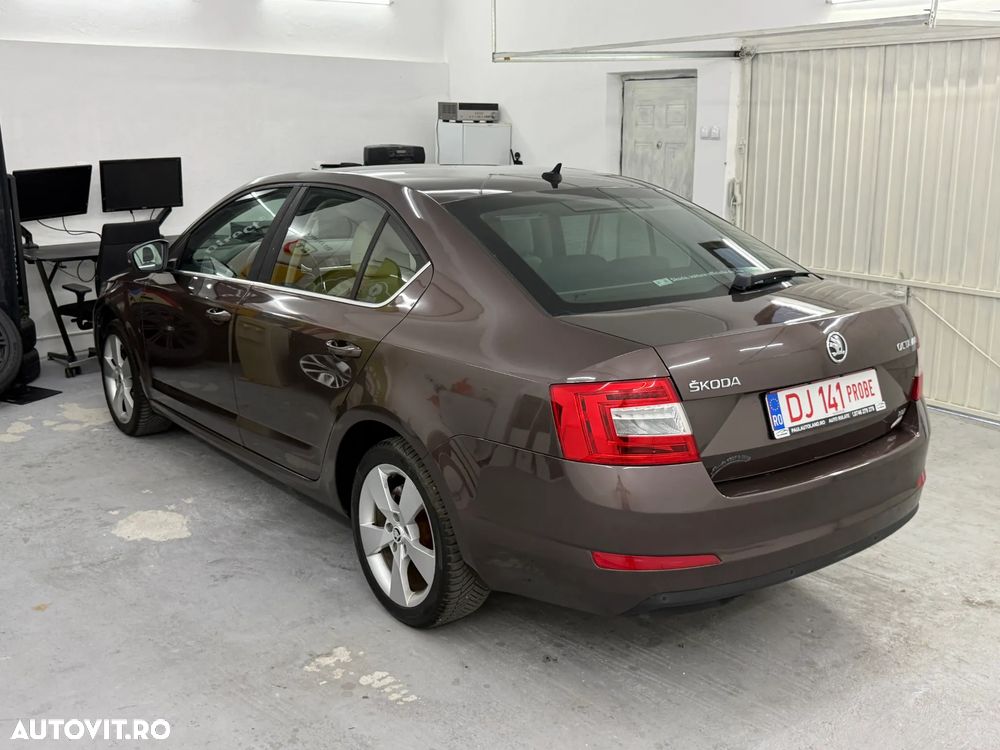 Skoda Octavia 1.6 TDI ELEGANCE DSG - 4