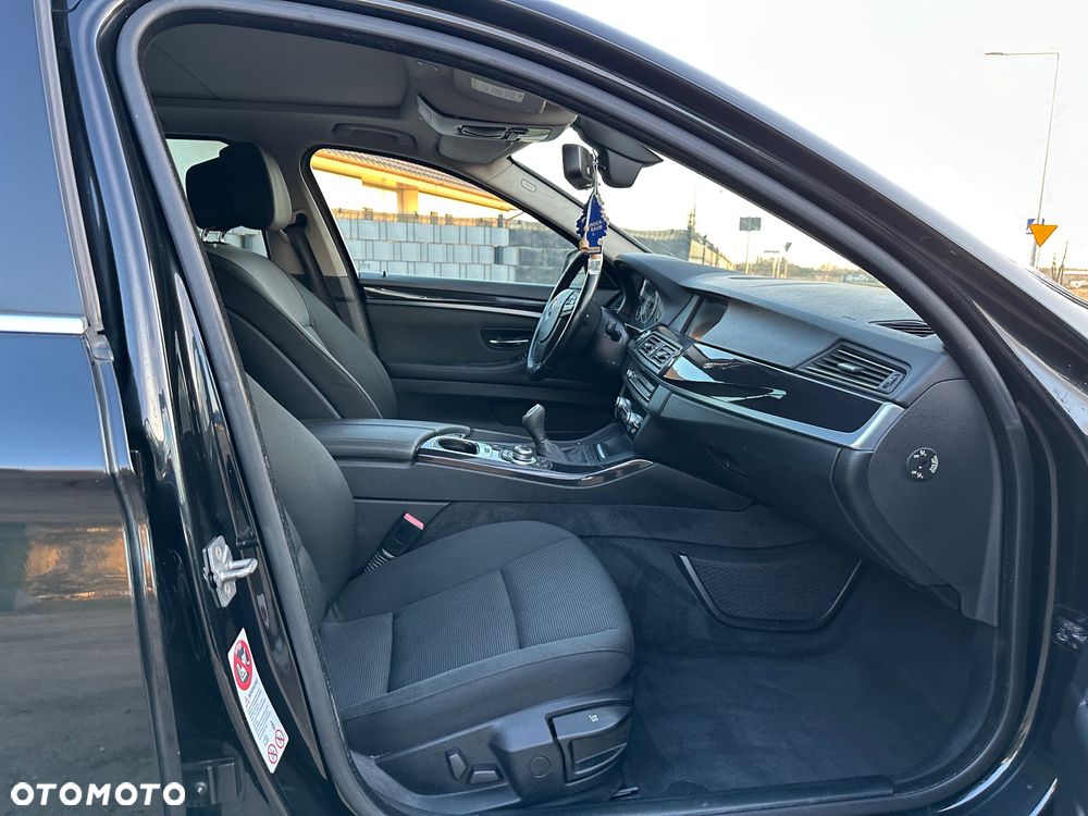 BMW Seria 5 520d Efficient Dynamics Edition - 12
