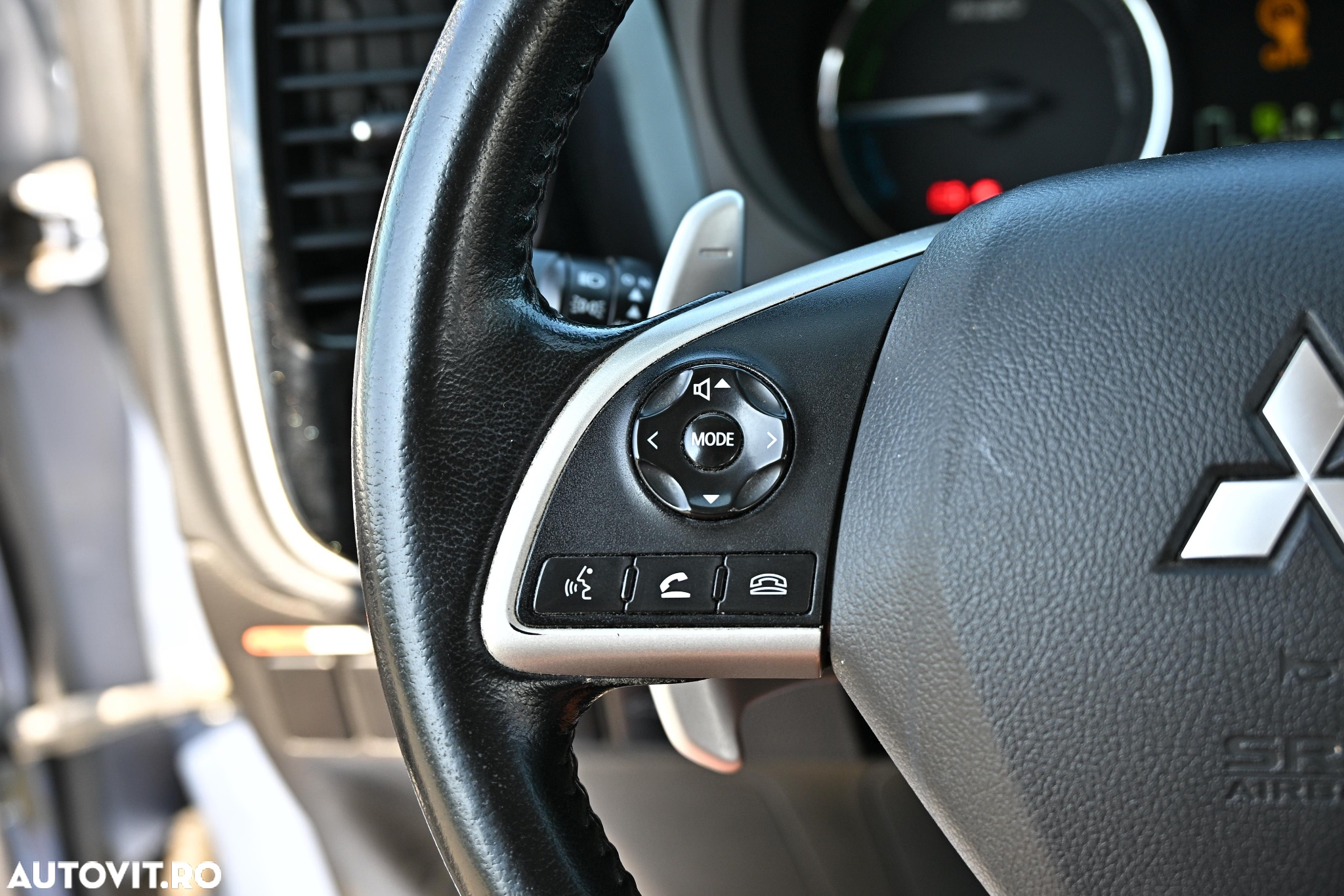Mitsubishi Outlander 2.0 4WD Plug-In Hybrid - 21