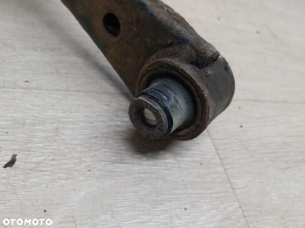 TOYOTA Avensis T25 03-08 r Wahacz prawy tył ORYGINAŁ - 4