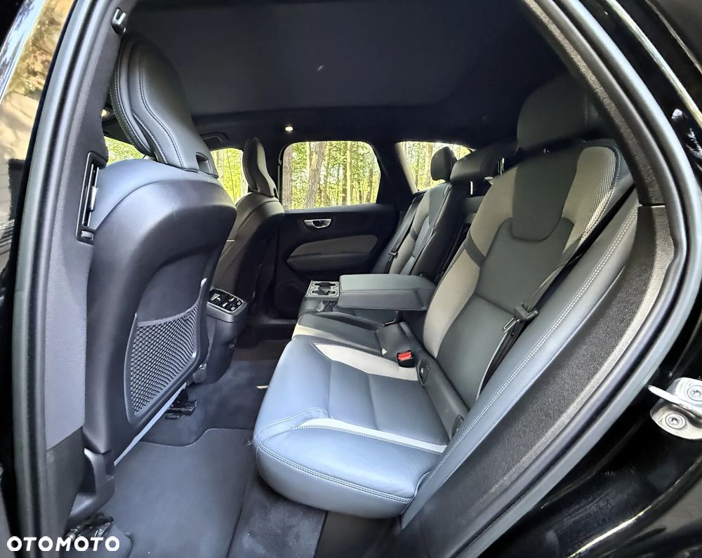 Volvo XC 60 B4 D AWD R-Design - 20