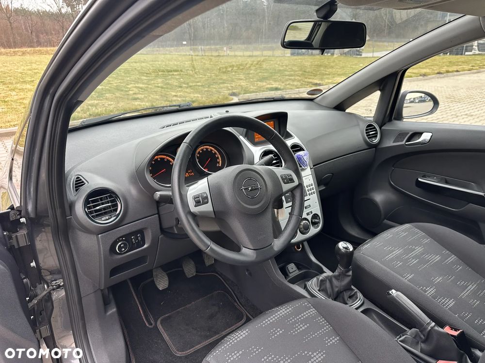 Opel Corsa 1.4 16V Satellite - 16