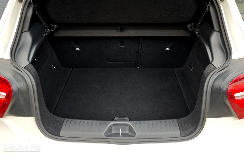 Mercedes-Benz A 180 d Urban - 23