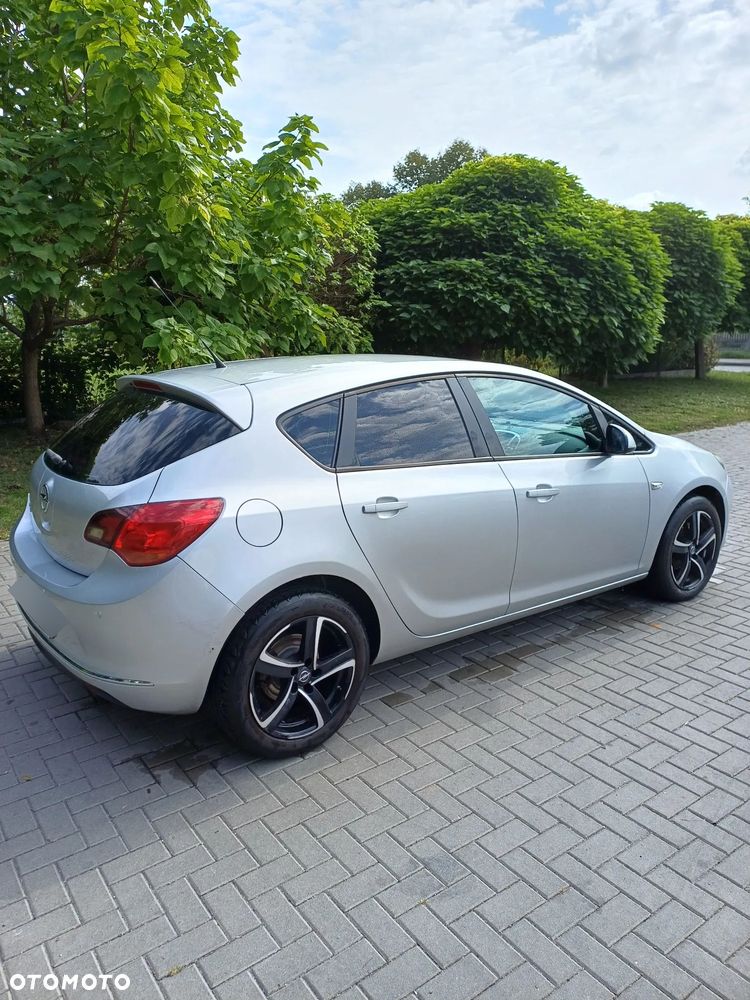 Opel Astra - 4