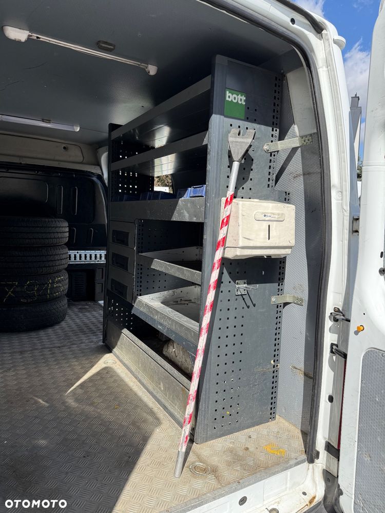 Ford Transit Furgon Warsztat 4x4 L2H2 2.2 TDCI 125KM 4x4 - 13