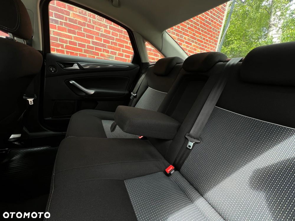 Ford Mondeo - 17