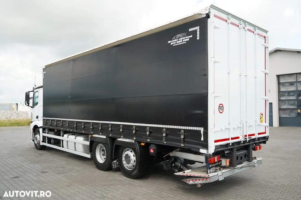 Mercedes-Benz ACTROS 2545 / CORTINĂ  8,8 m / DHOLLANDIA LIFT - 2.000 KG / PODEA REZISTENTĂ / PUNȚ DE DIRECȚIE / EURO 6 - 6