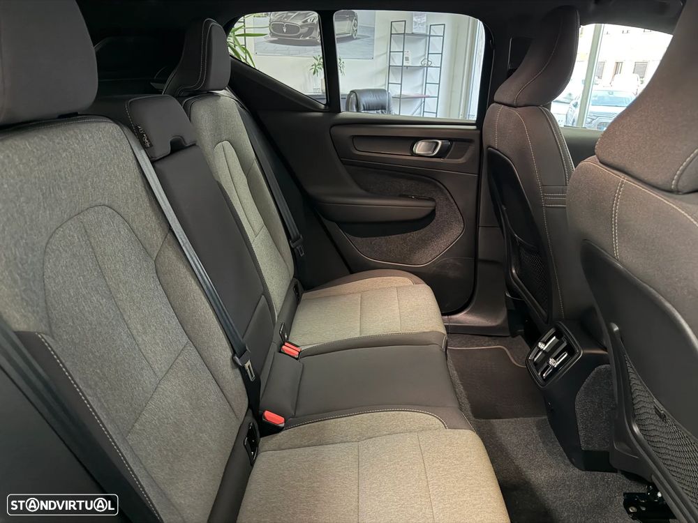 Volvo XC 40 1.5 T2 Plus Dark Auto - 25