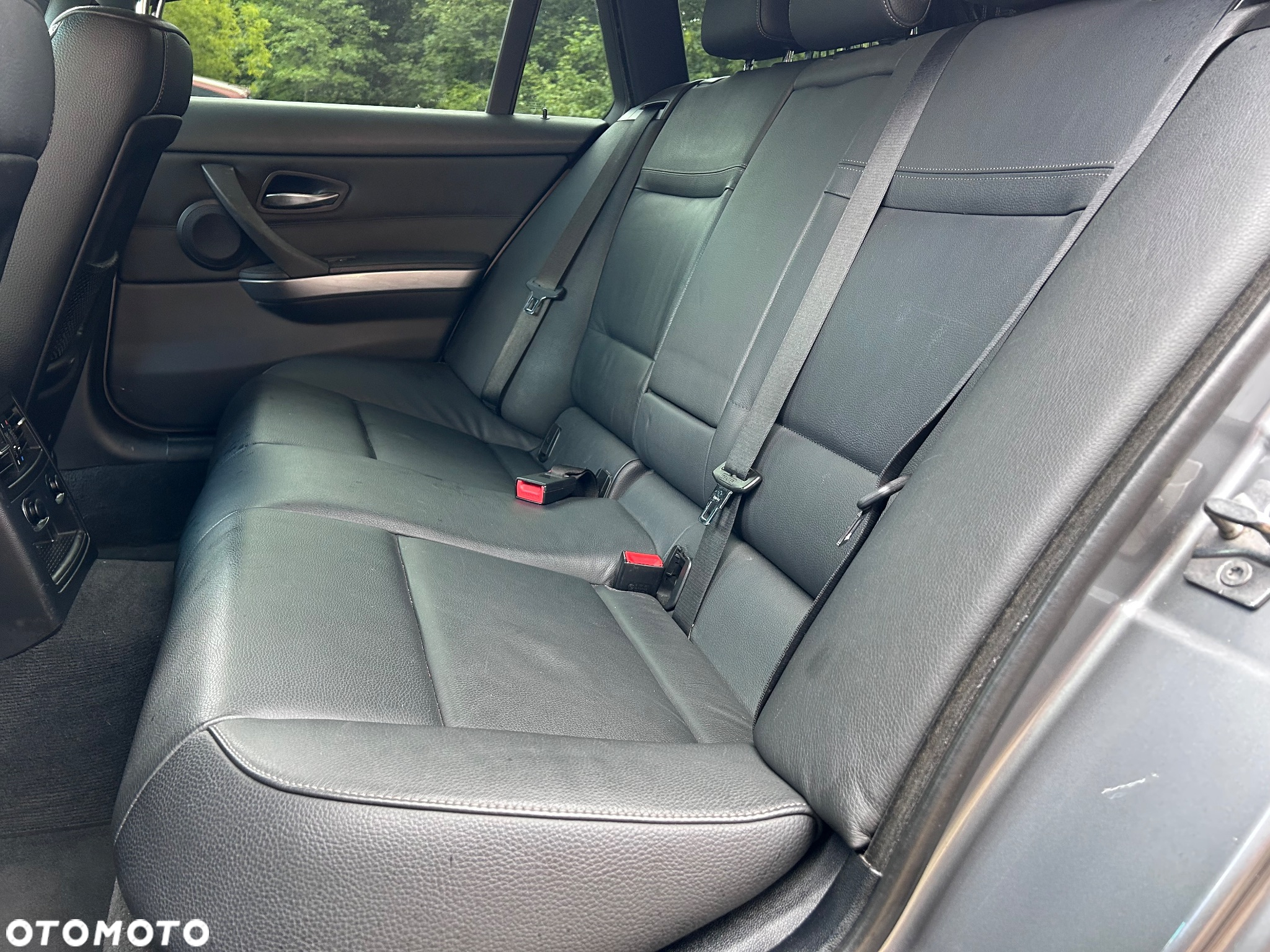 BMW Seria 3 320i Touring - 13