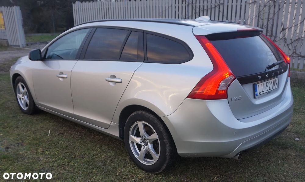 Volvo V60 D2 Linje Svart - 4