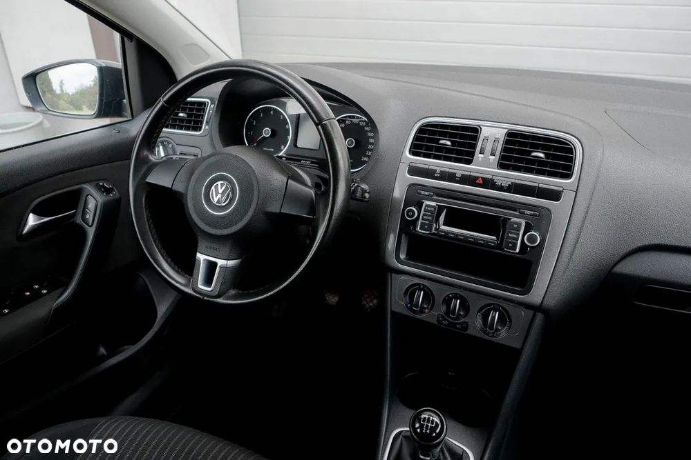 Volkswagen Polo 1.4 16V Comfortline - 37