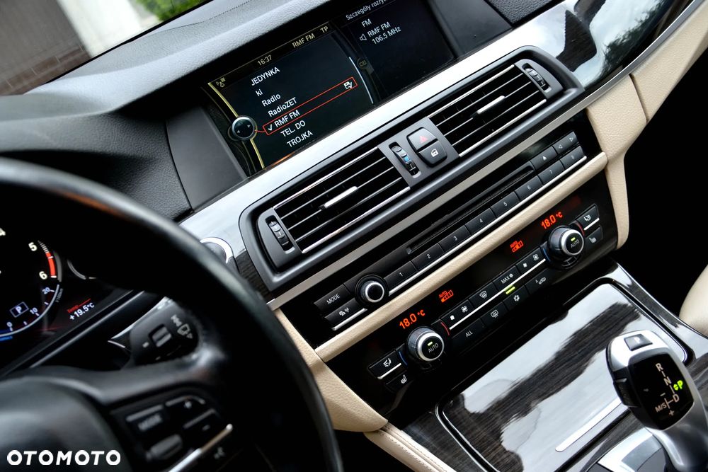BMW Seria 5 530d xDrive Luxury Line - 24