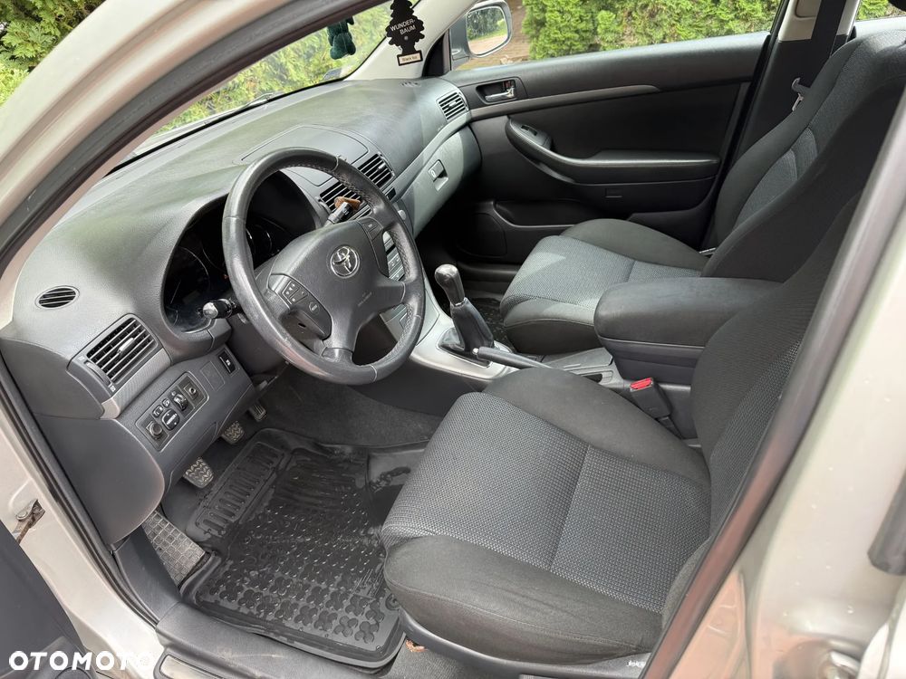Toyota Avensis 1.8 VVT-i Luna - 8