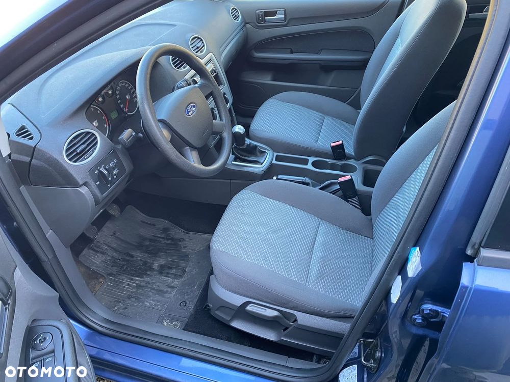 Ford Focus 1.4 16V Trend - 23